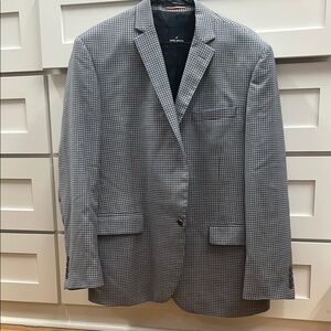 Men's Gray Checkered Blazer